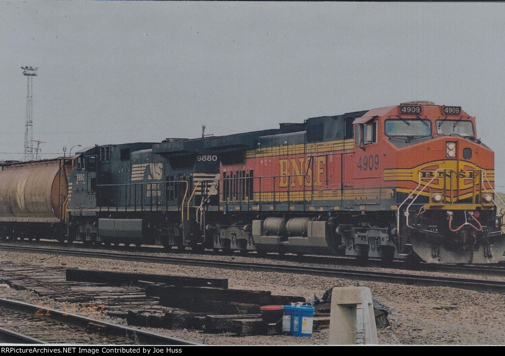 BNSF 4909 East